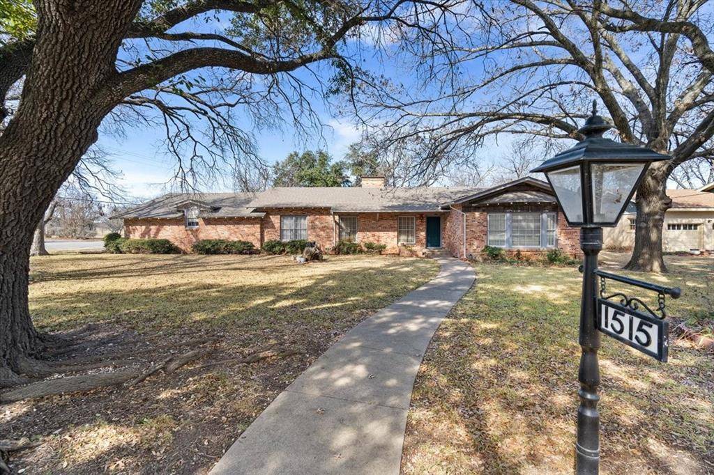 Clifton, TX 76634,1515 Hackberry Street