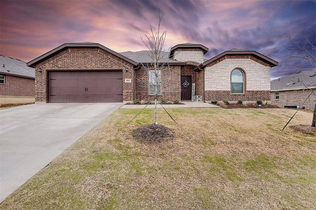 1643 Glade Meadows Drive, Burleson, TX 76058