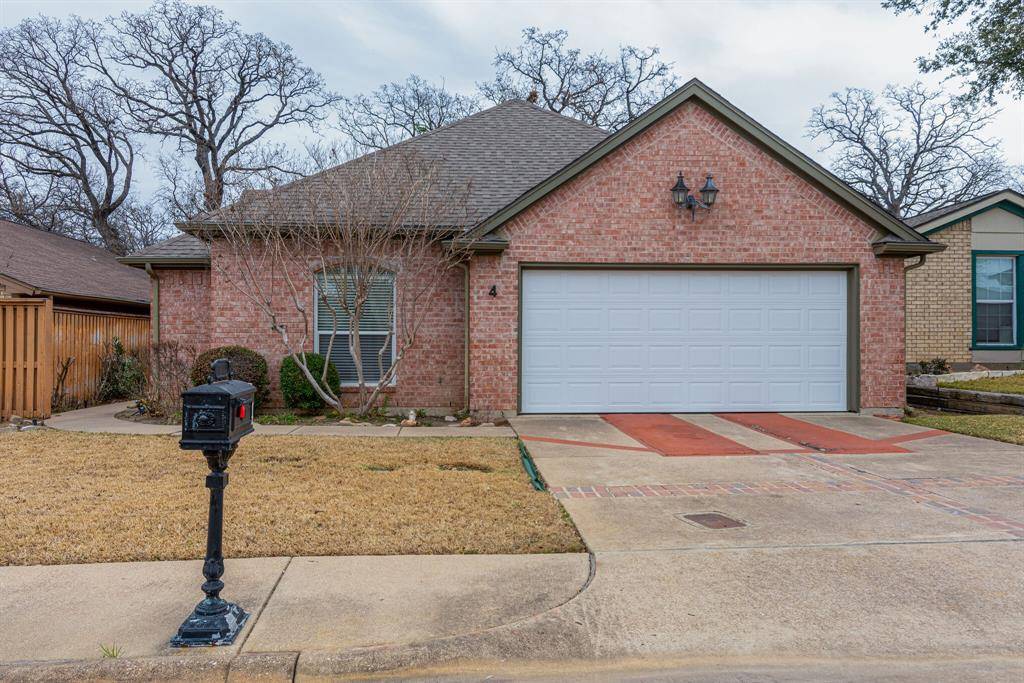 Pantego, TX 76013,4 Preston Trail Court