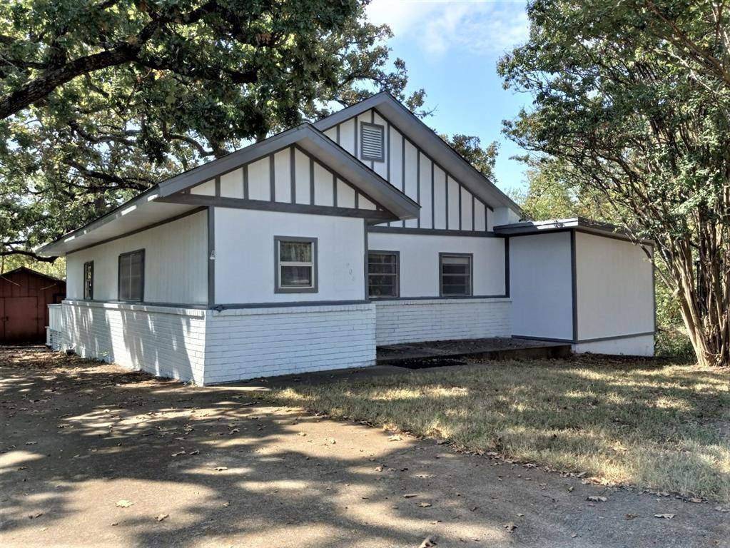 Denison, TX 75020,908 W Heron Street