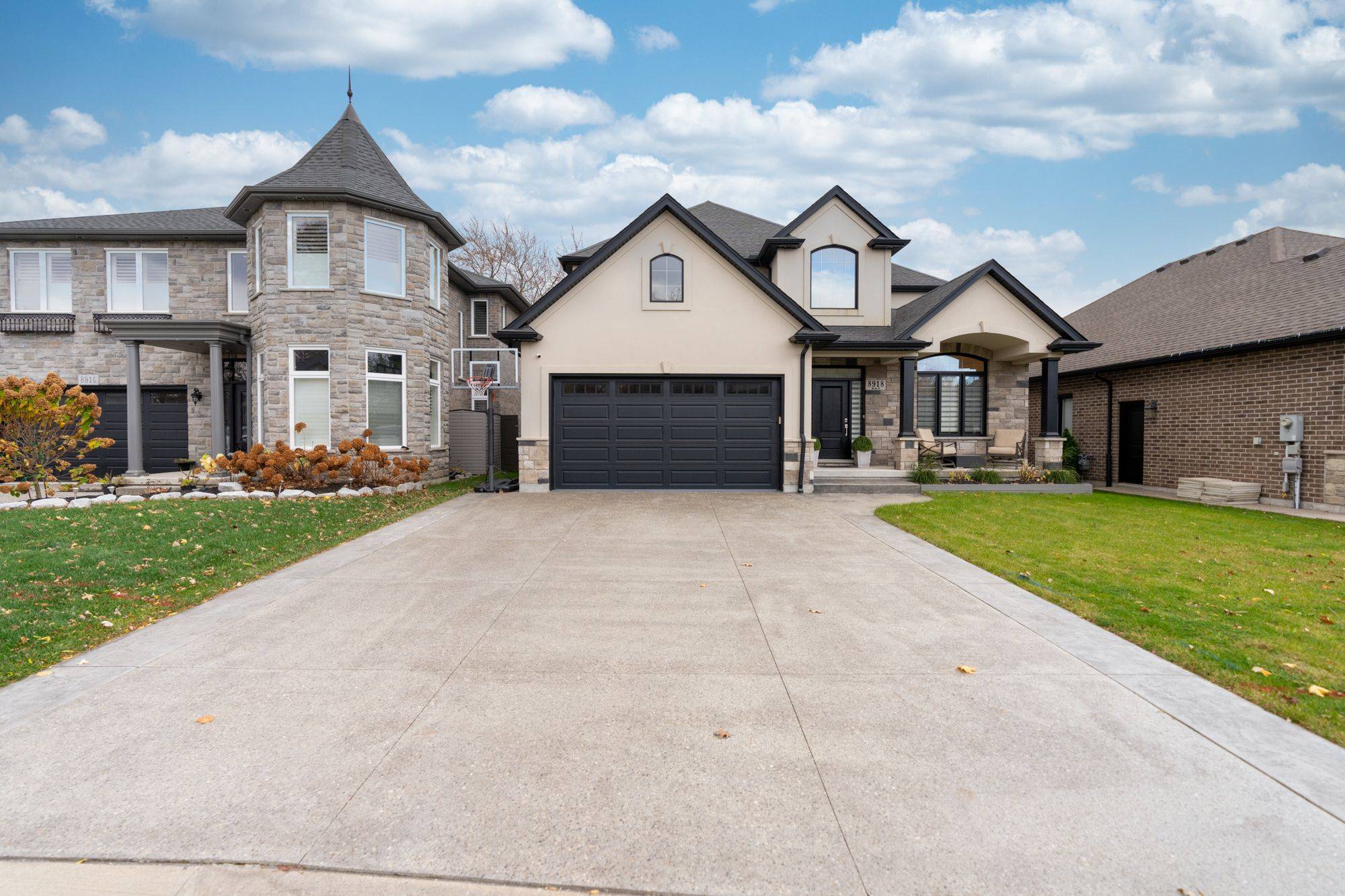 Niagara, ON L2H 0M8,8918 Black Forest CRES