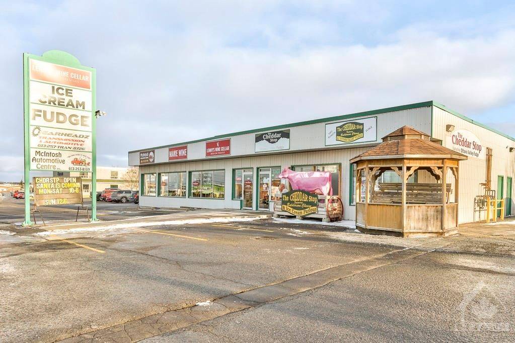 Carleton Place, ON K7C 3P2,10471 HIGHWAY 7 #B