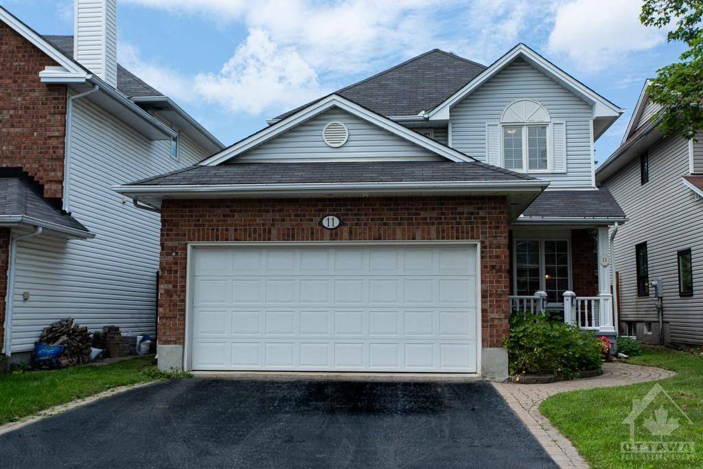 Barrhaven, ON K2E 7Z4,11 ROYAL FIELD CRES