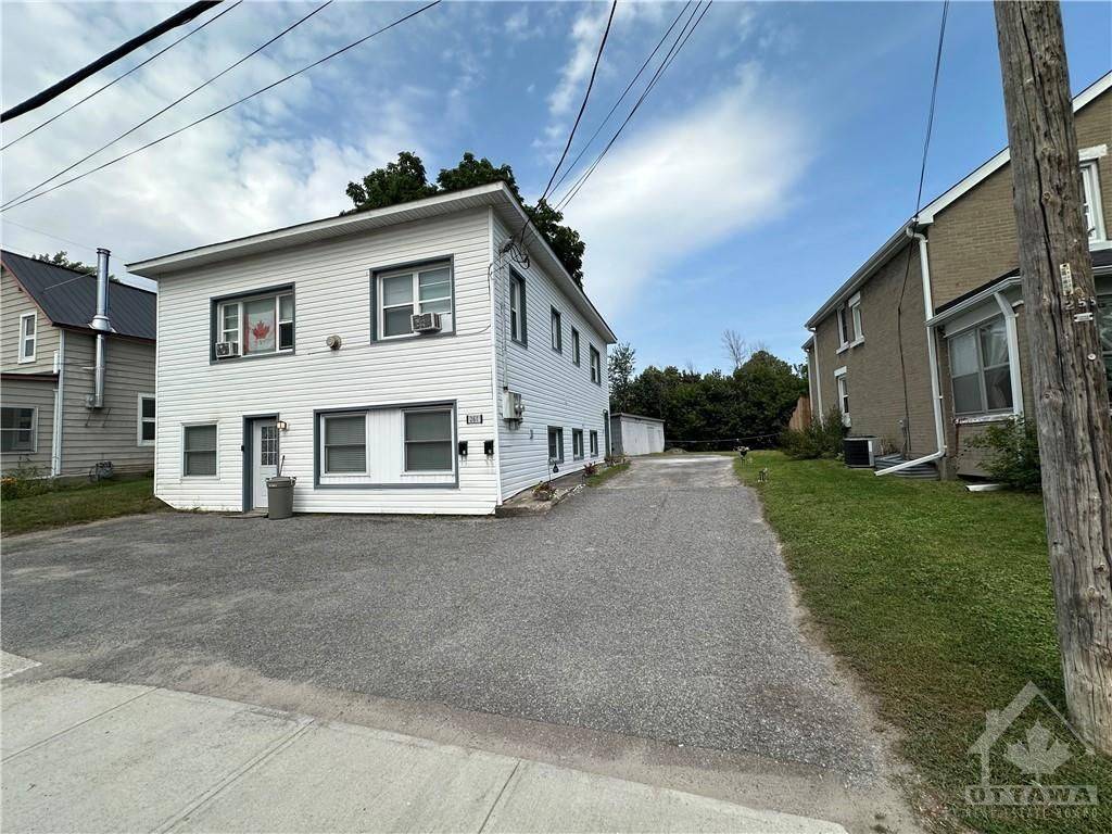 Arnprior, ON K7S 1P5,261 ELGIN ST W