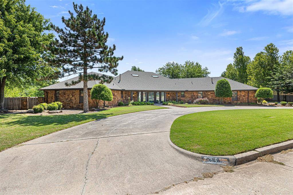 El Reno, OK 73036,725 Teakwood Drive