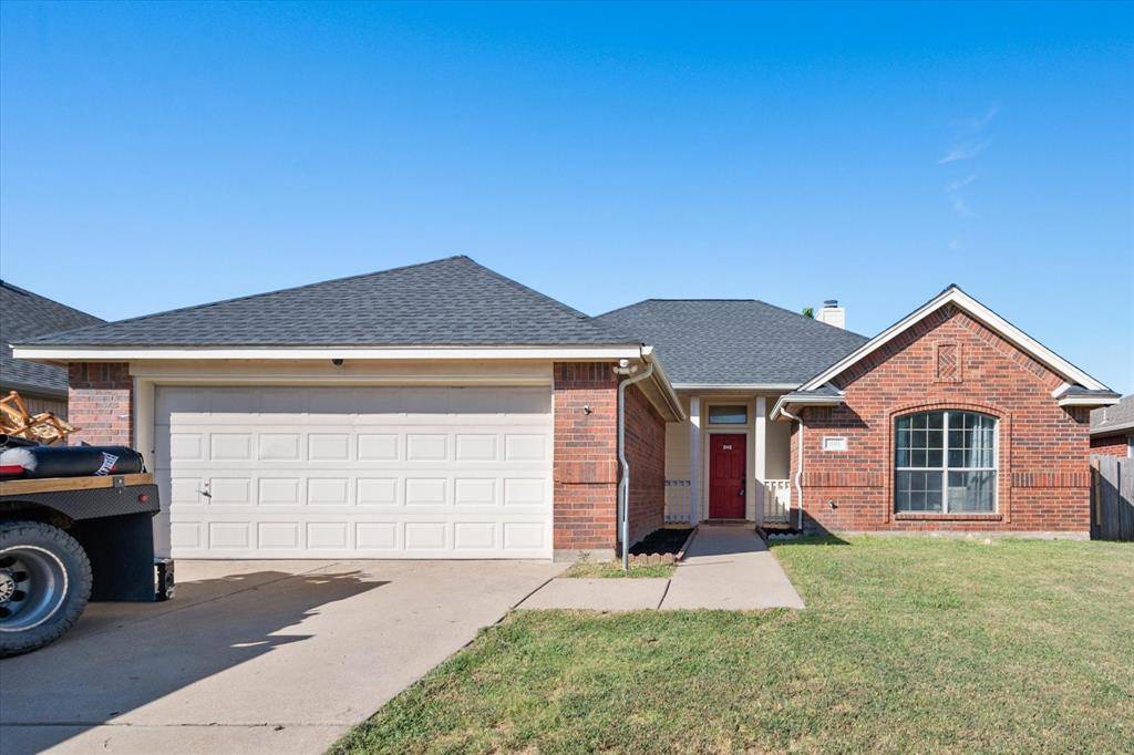 Burleson, TX 76028,949 Carlin Lane