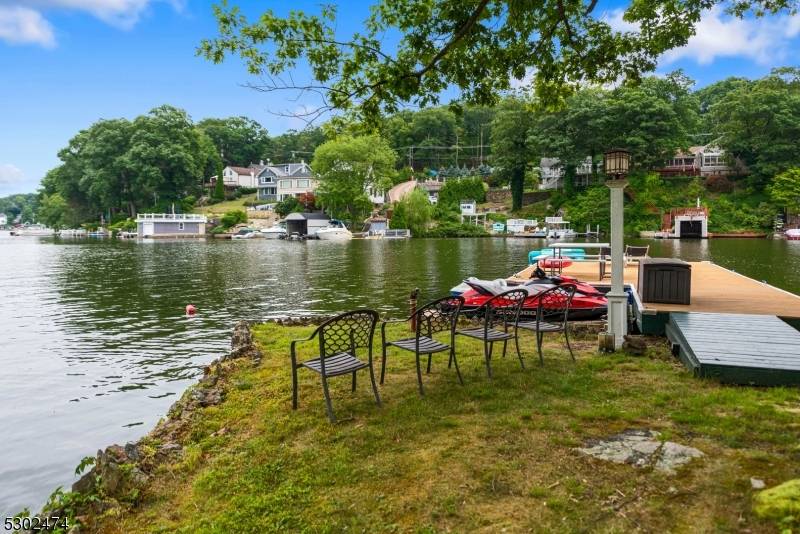 Hopatcong Boro, NJ 07821,229 Squaw Trl