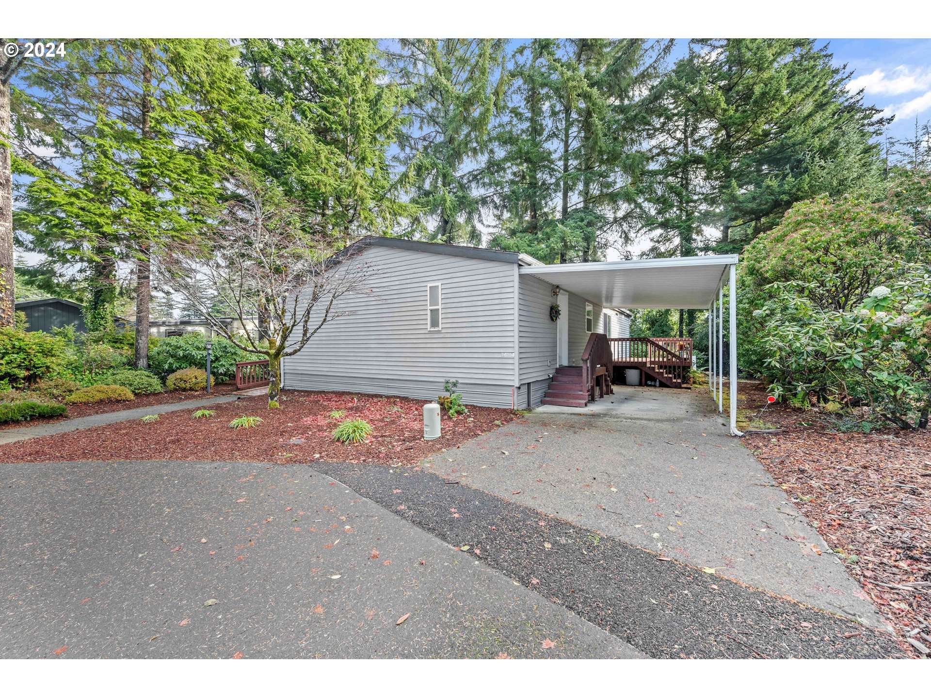 Coos Bay, OR 97420,555 SHOREPINES CT