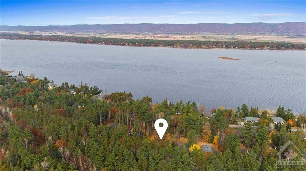 Constance Bay - Dunrobin - Kilmaurs - Woodlawn, ON K0A 1T0,3674 FORESTVIEW LN