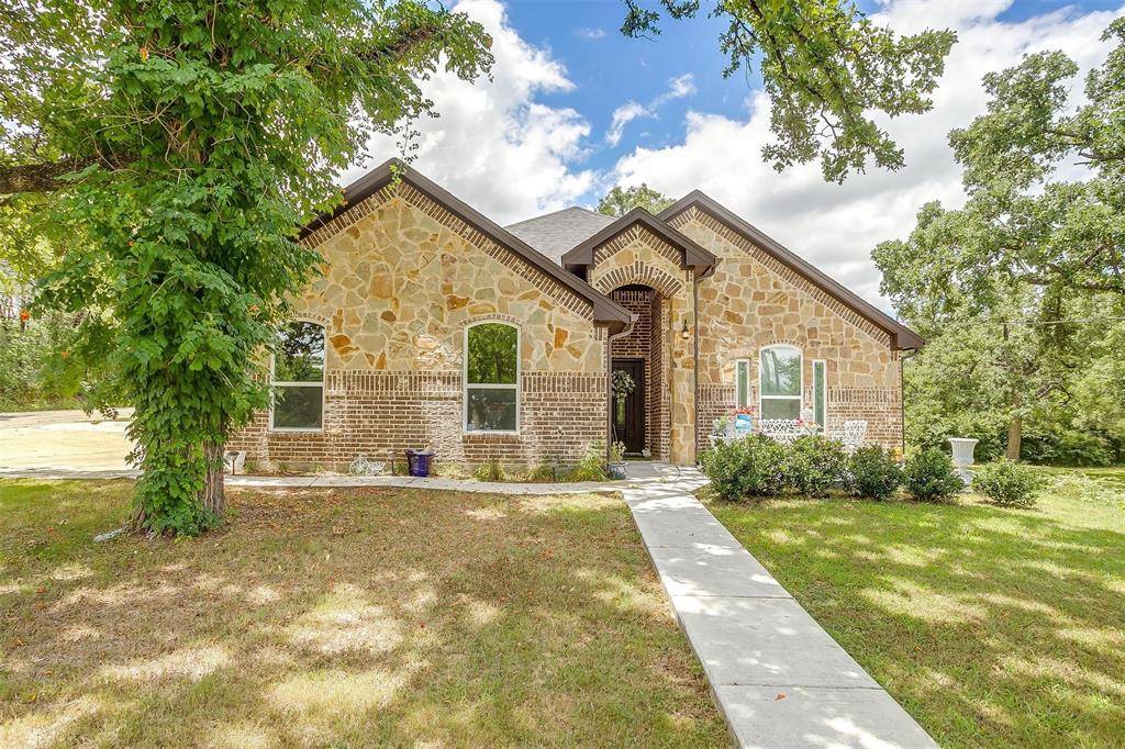 Azle, TX 76020,301 Lakeside Drive