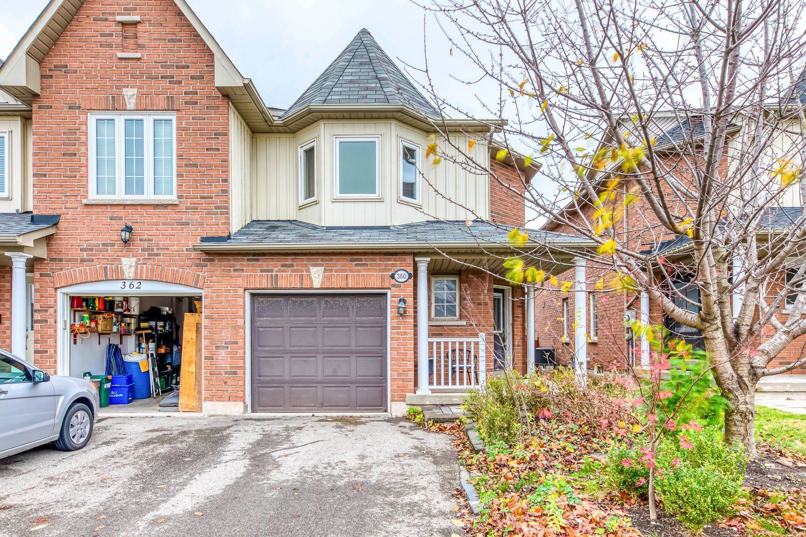 360 Riverstone DR, Oakville, ON L6H 7M3
