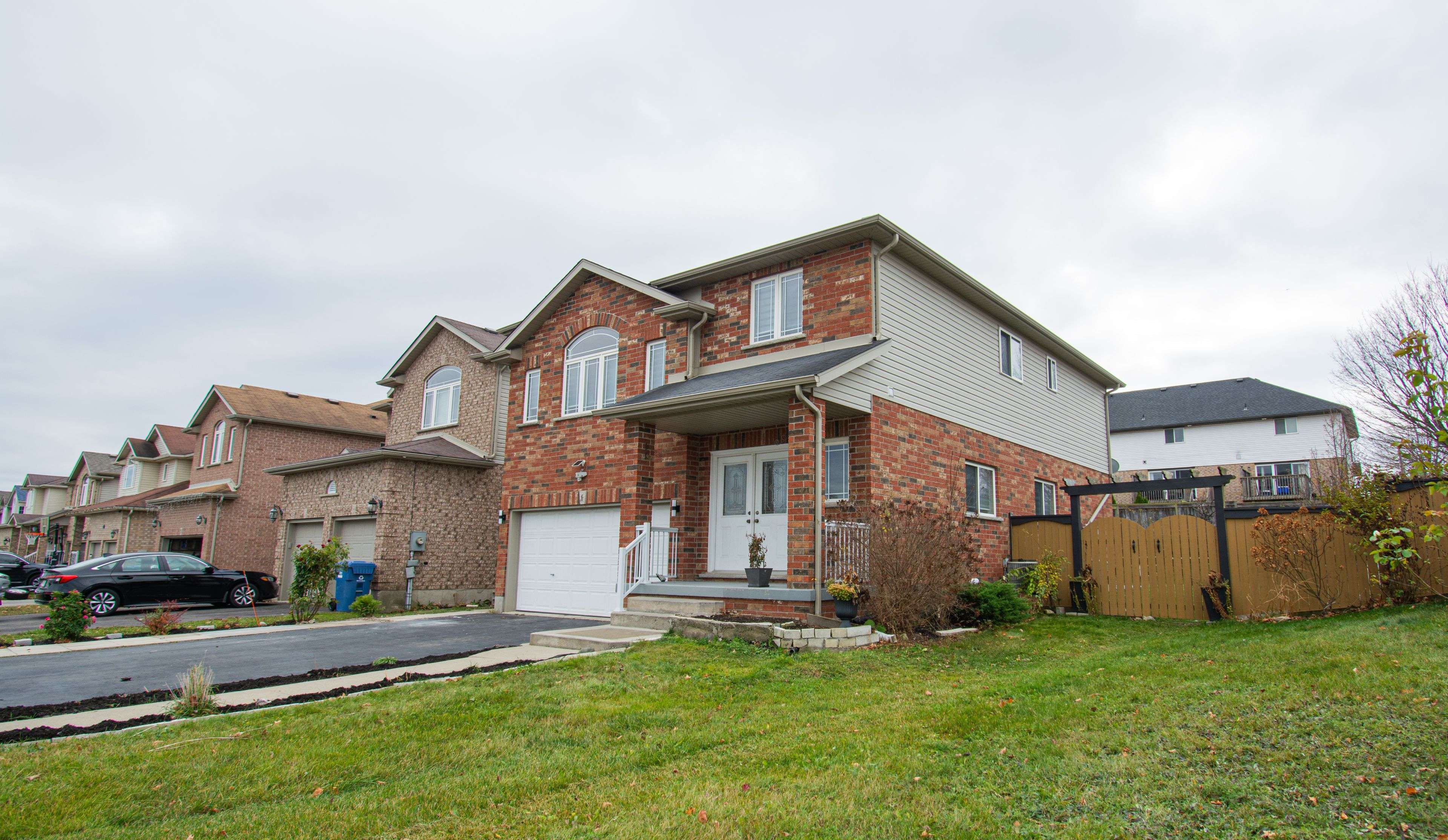 Guelph, ON N1L 1T7,1 Colonial DR