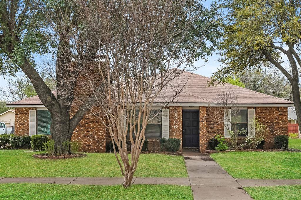 Dallas, TX 75249,7306 Bayberry Lane