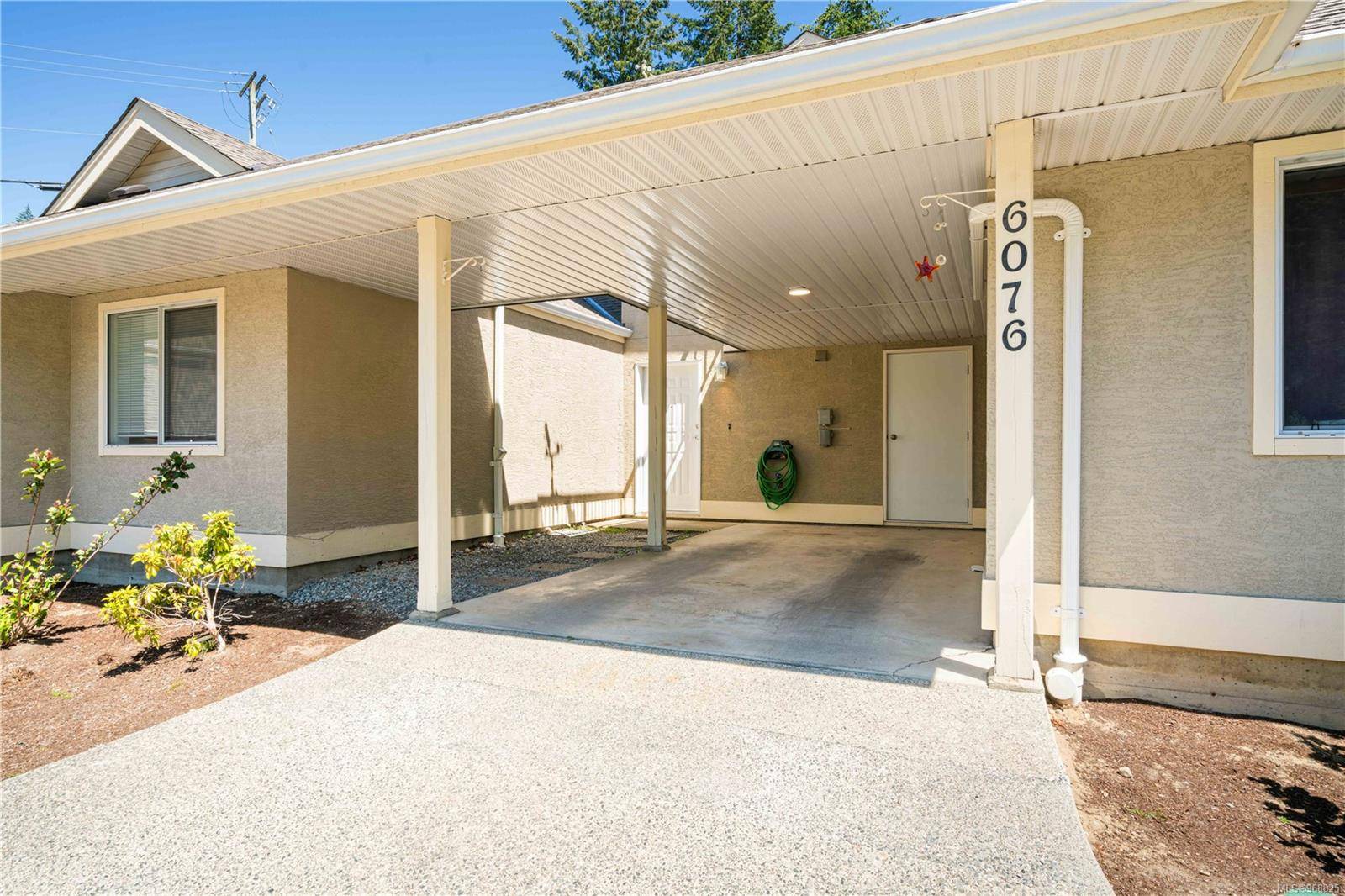 Nanaimo, BC V9T 6E7,6076 Lionel Cres