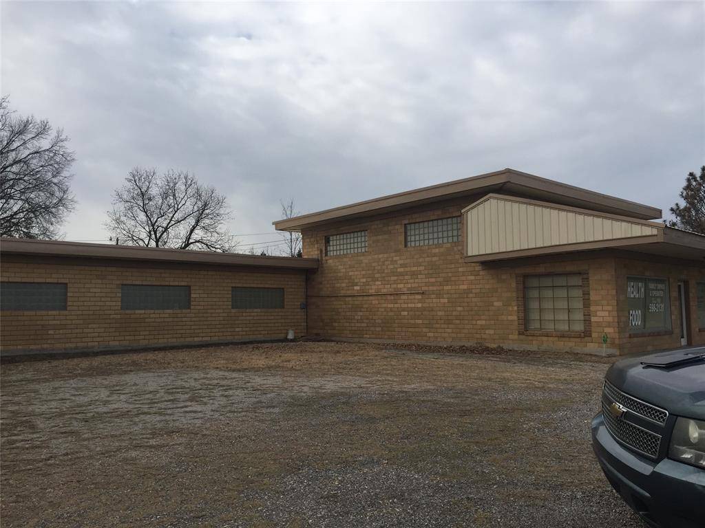 Tecumseh, OK 74873,402 W Highland Street