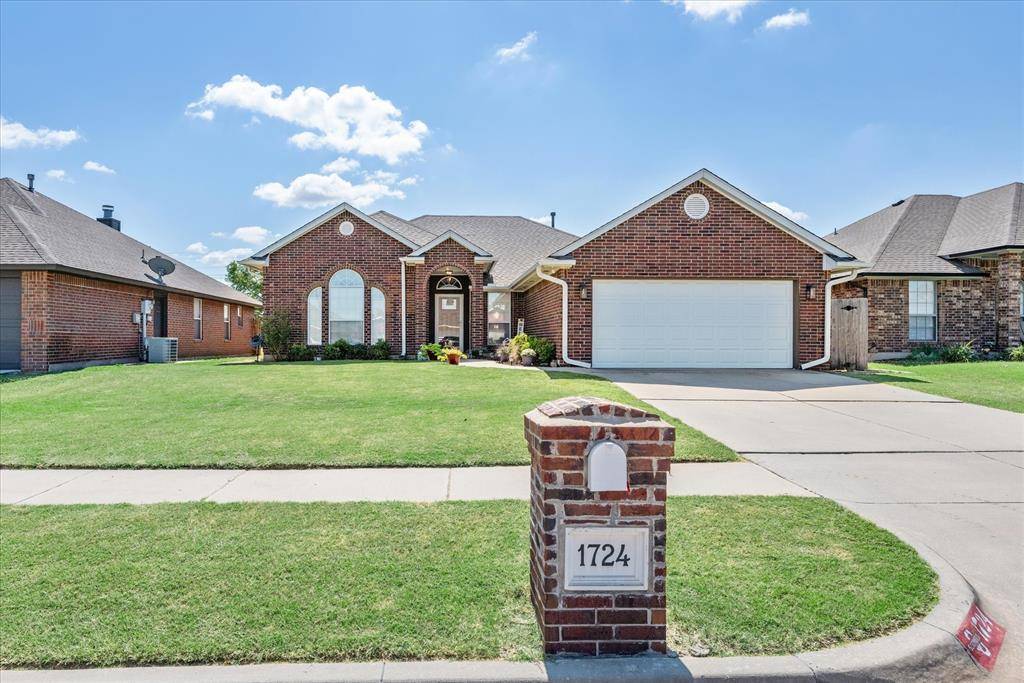 Moore, OK 73160,1724 SW 33 Street