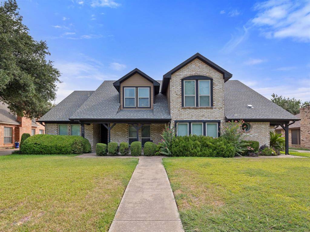 Benbrook, TX 76132,6506 Lago Vista Drive