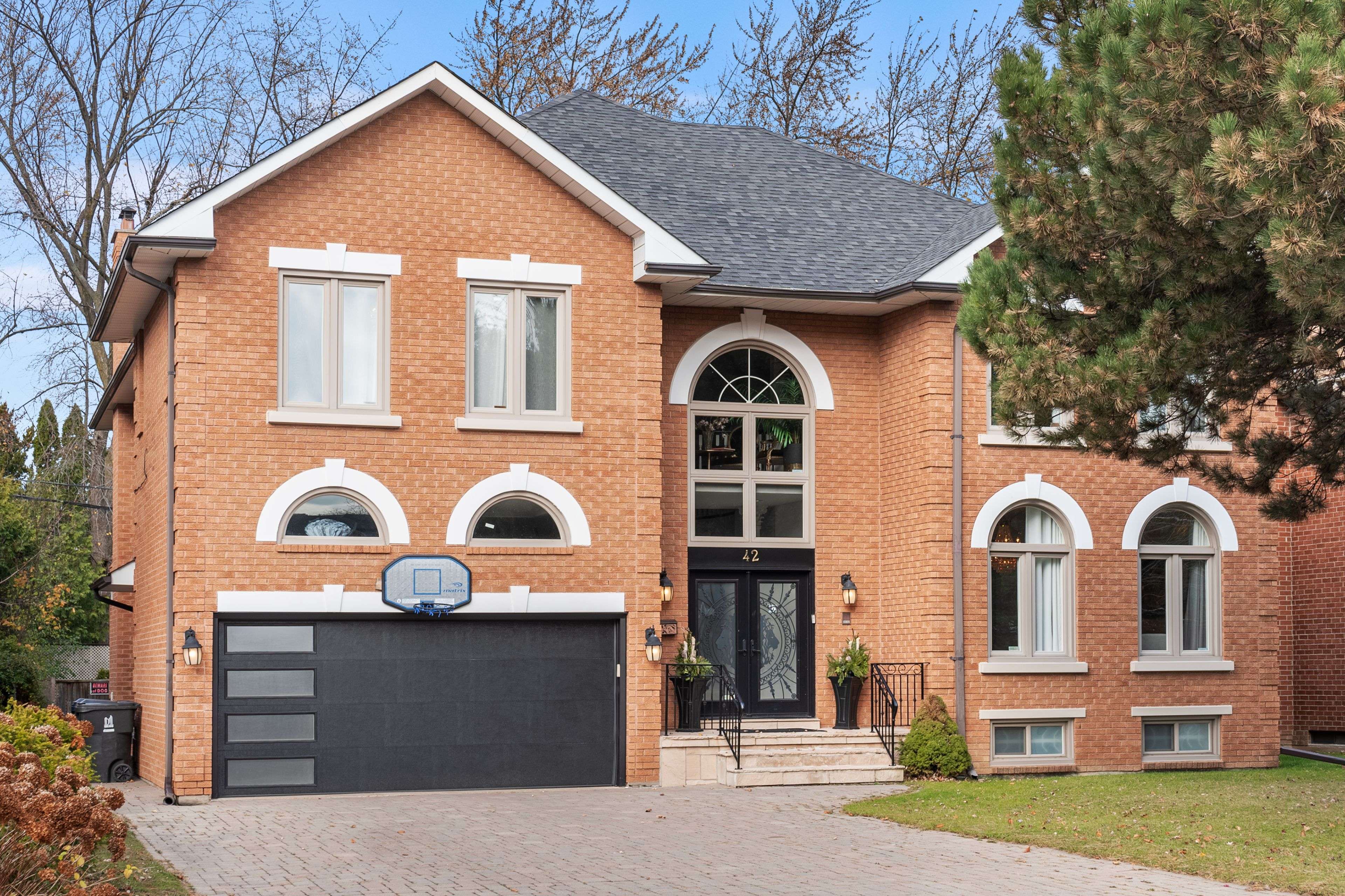 Toronto C13, ON M3B 2J2,42 Grangemill CRES