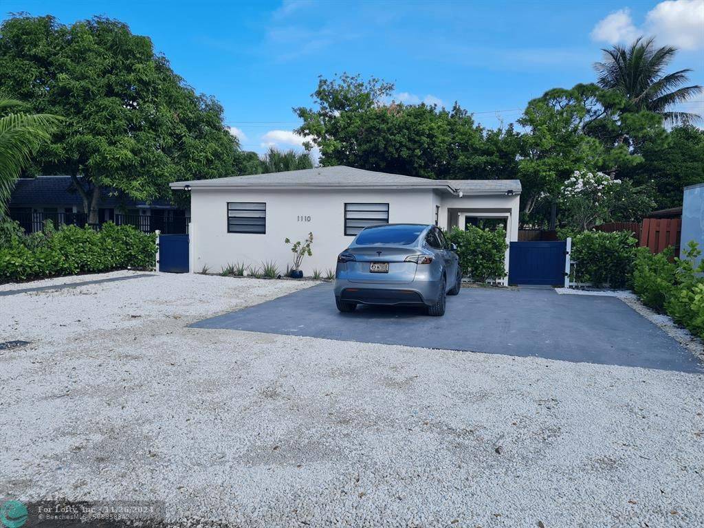 Fort Lauderdale, FL 33311,1110 NW 6th Ave  #2