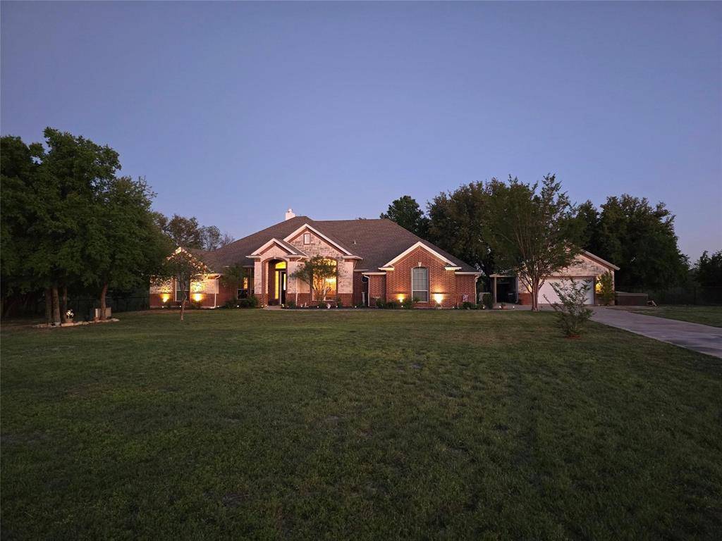 Azle, TX 76020,118 Crosshair Court