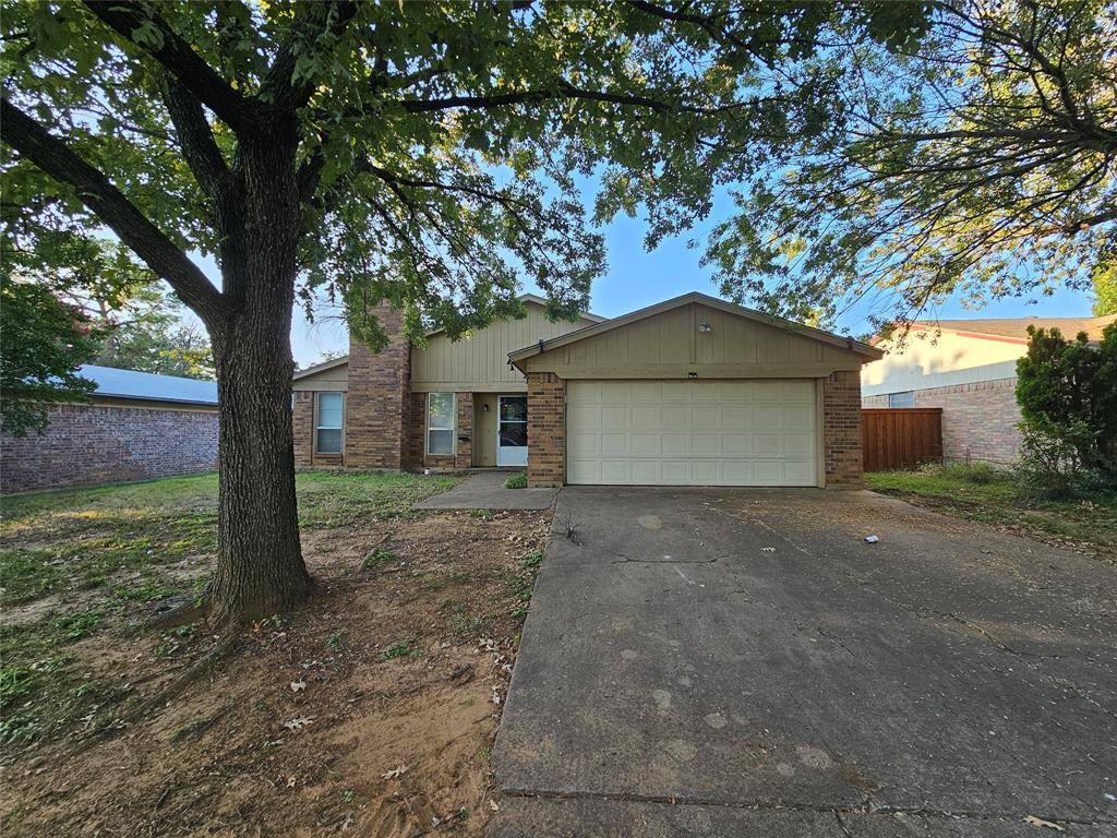 Arlington, TX 76011,308 Royal Field Drive