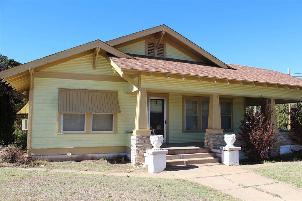 Munday, TX 76371,231 N 3rd Avenue