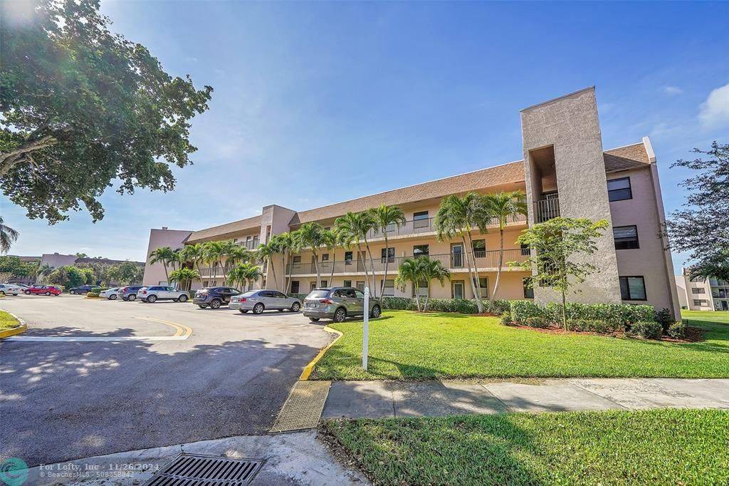 Sunrise, FL 33322,10402 Sunrise Lakes Blvd  #109