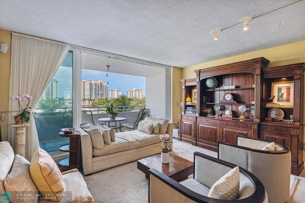 Fort Lauderdale, FL 33304,888 Intracoastal Dr  #3D