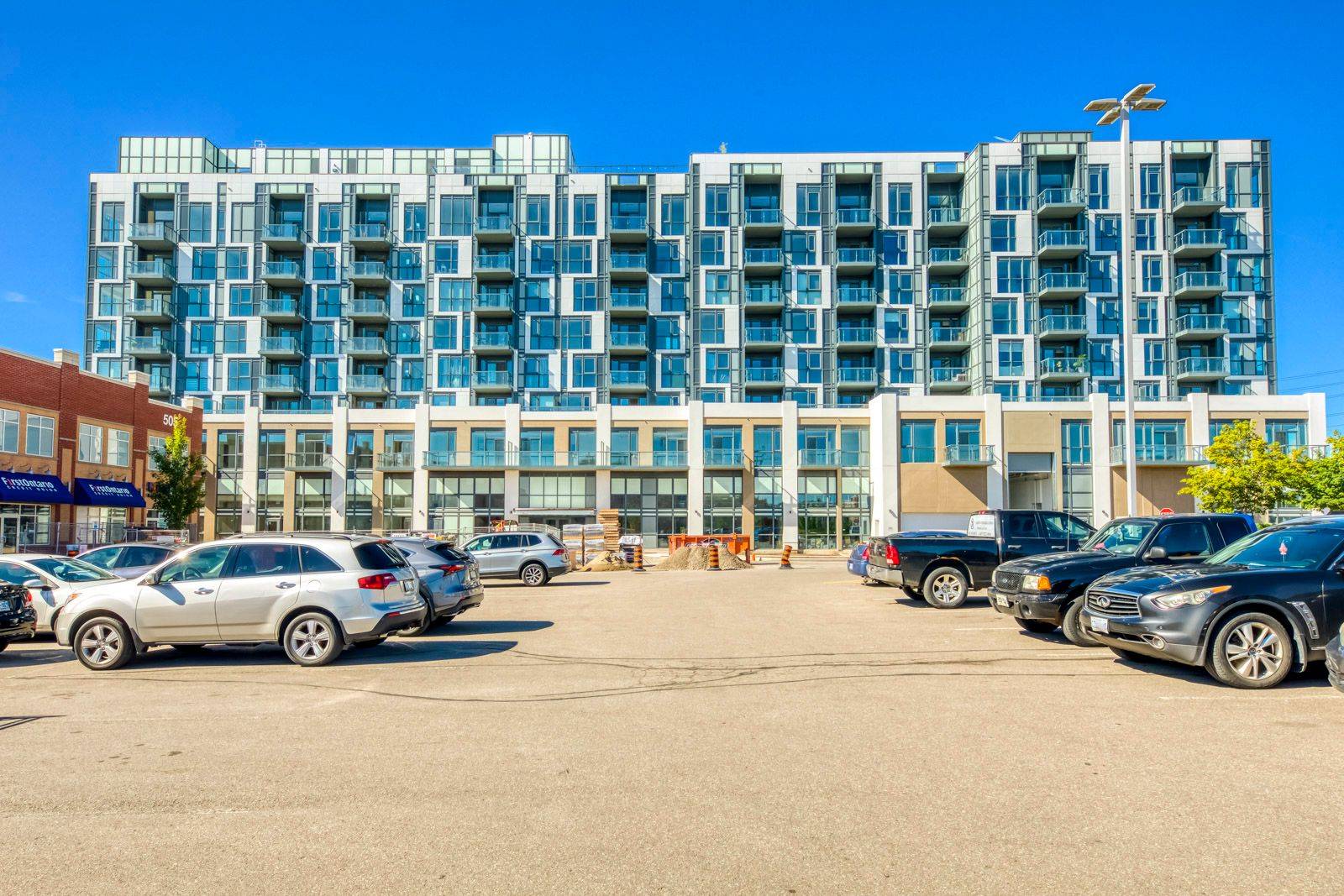 Oakville, ON L6M 4M2,509 Dundas ST W #812