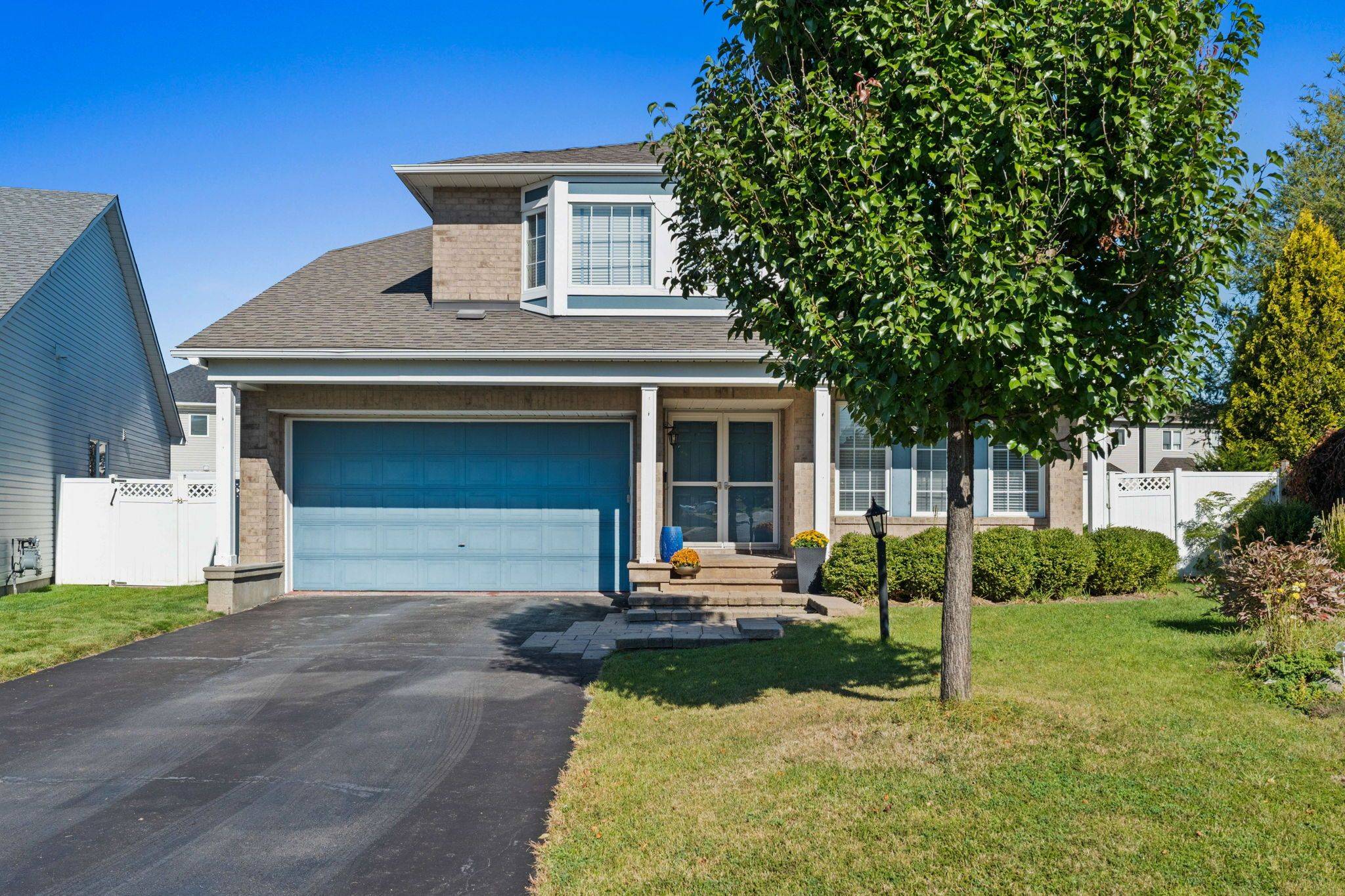 Barrhaven, ON K2J 4V2,52 Settler's Ridge WAY