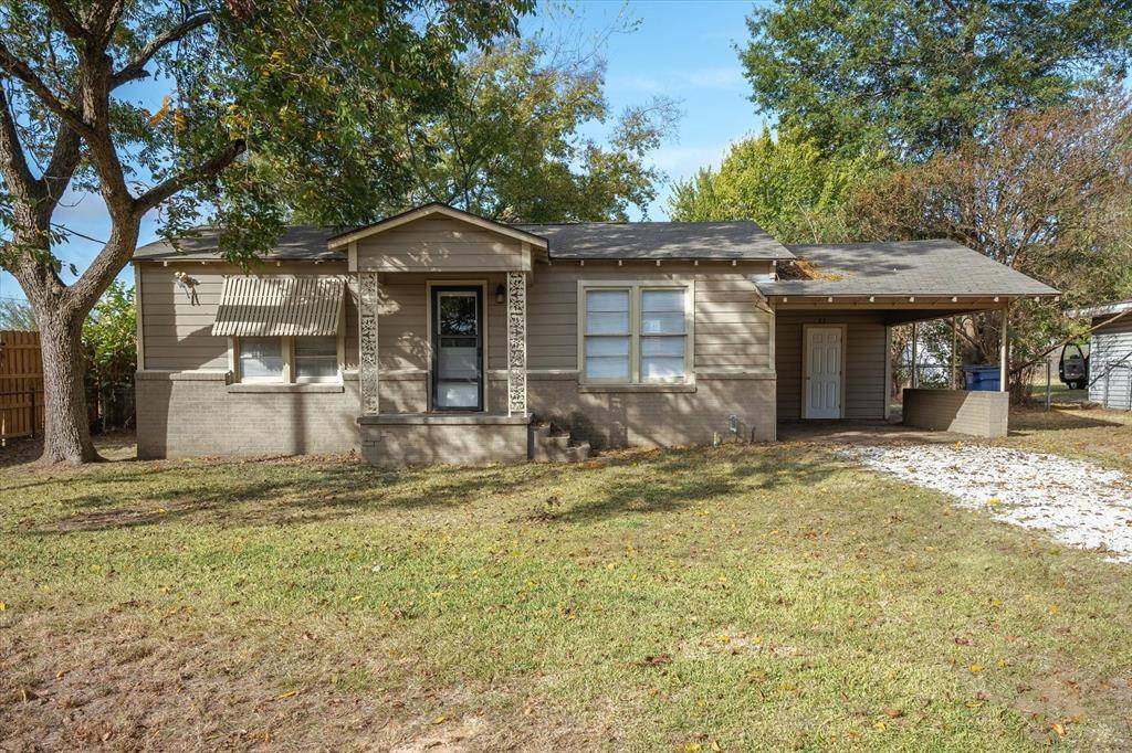 Grand Saline, TX 75140,209 N Richardson