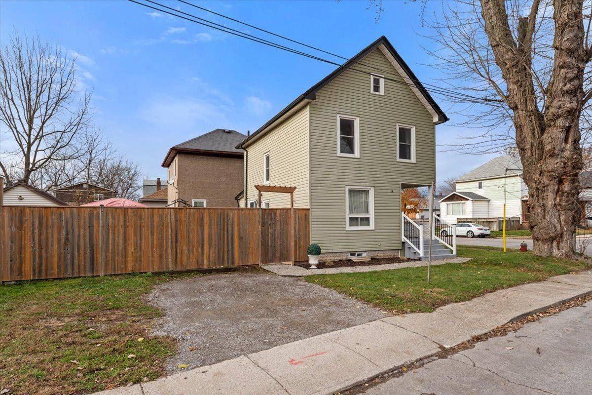 Welland, ON L3B 3S1,23 John ST