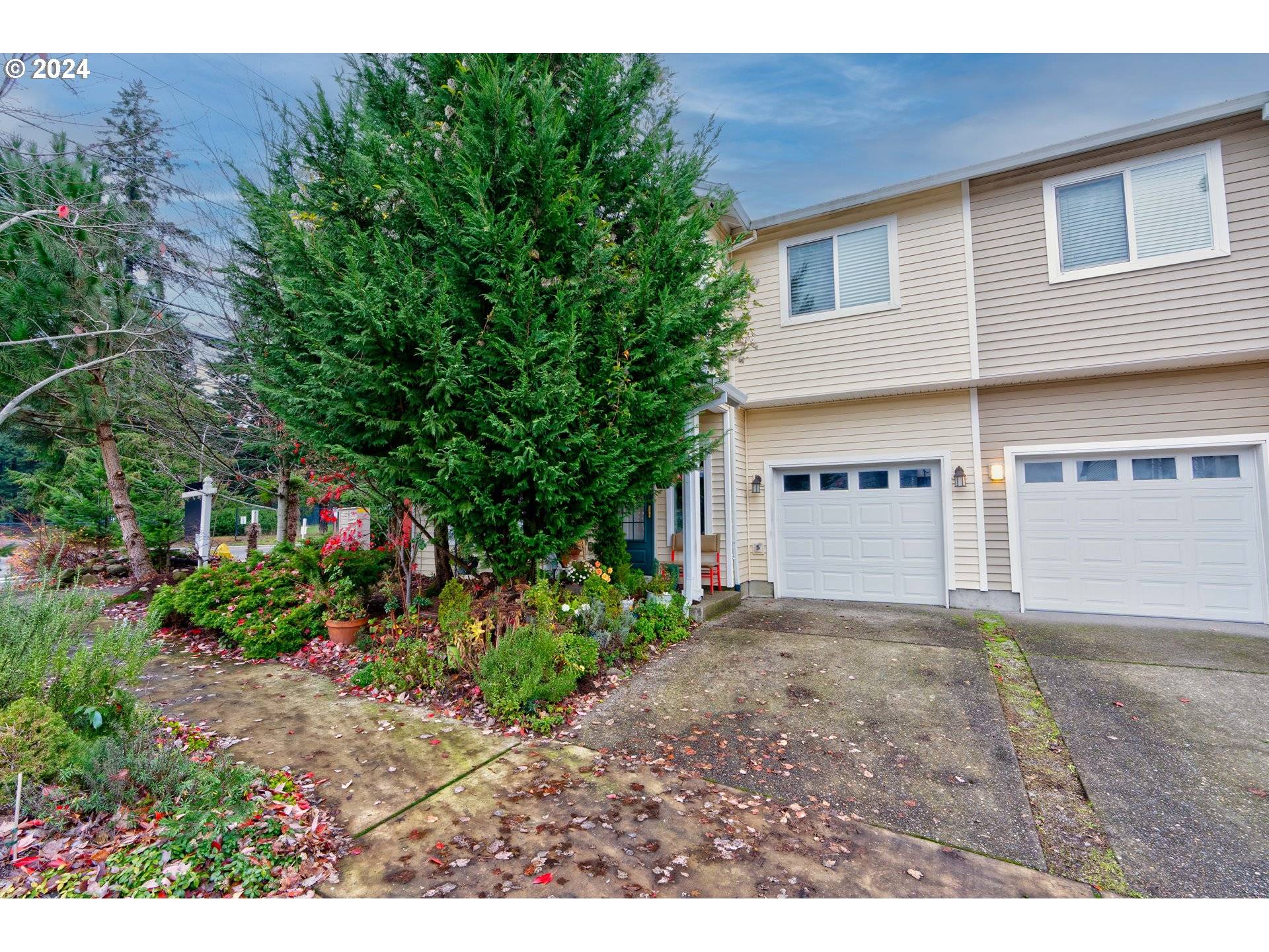 Portland, OR 97230,426 NE 141ST PL