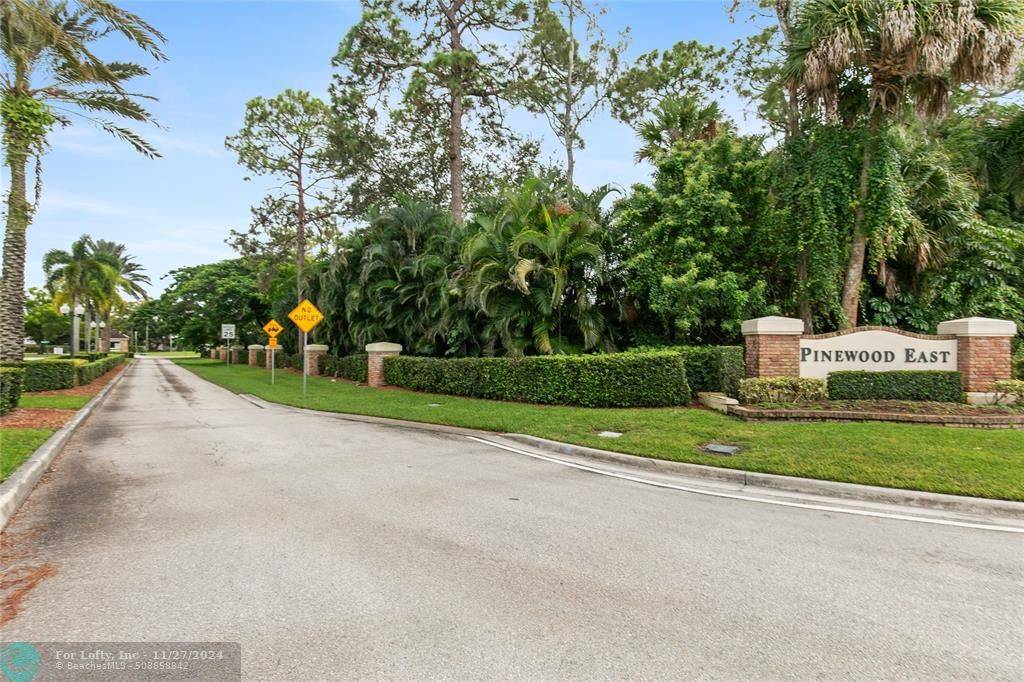 Wellington, FL 33414,12628 Pineacre Ln