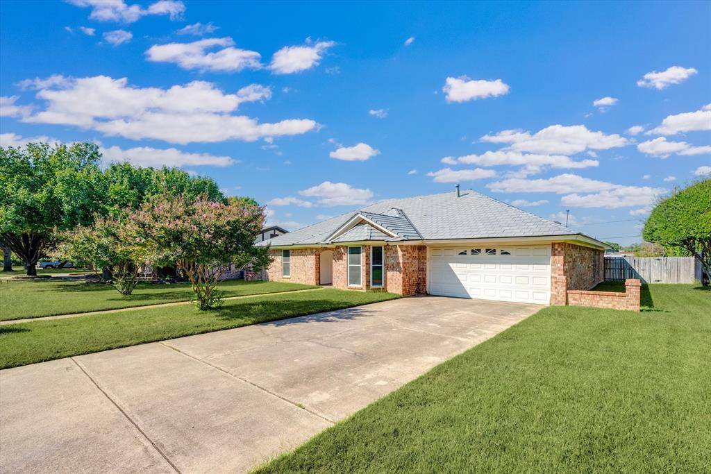 Hurst, TX 76054,600 W Louella Drive