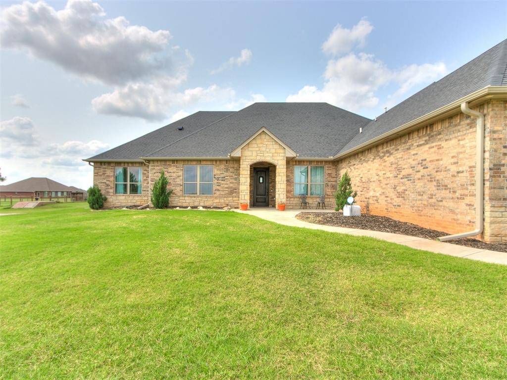 Piedmont, OK 73078,912 Ash NE