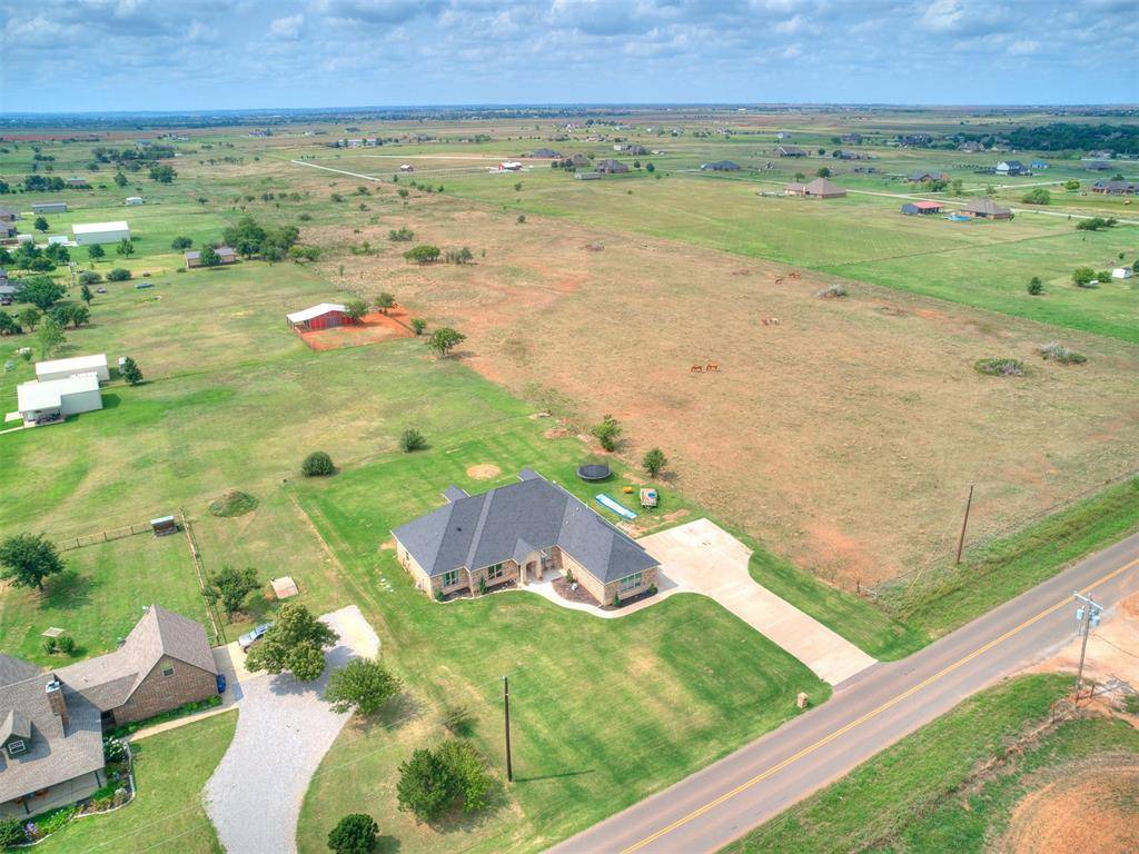 Piedmont, OK 73078,912 Ash NE