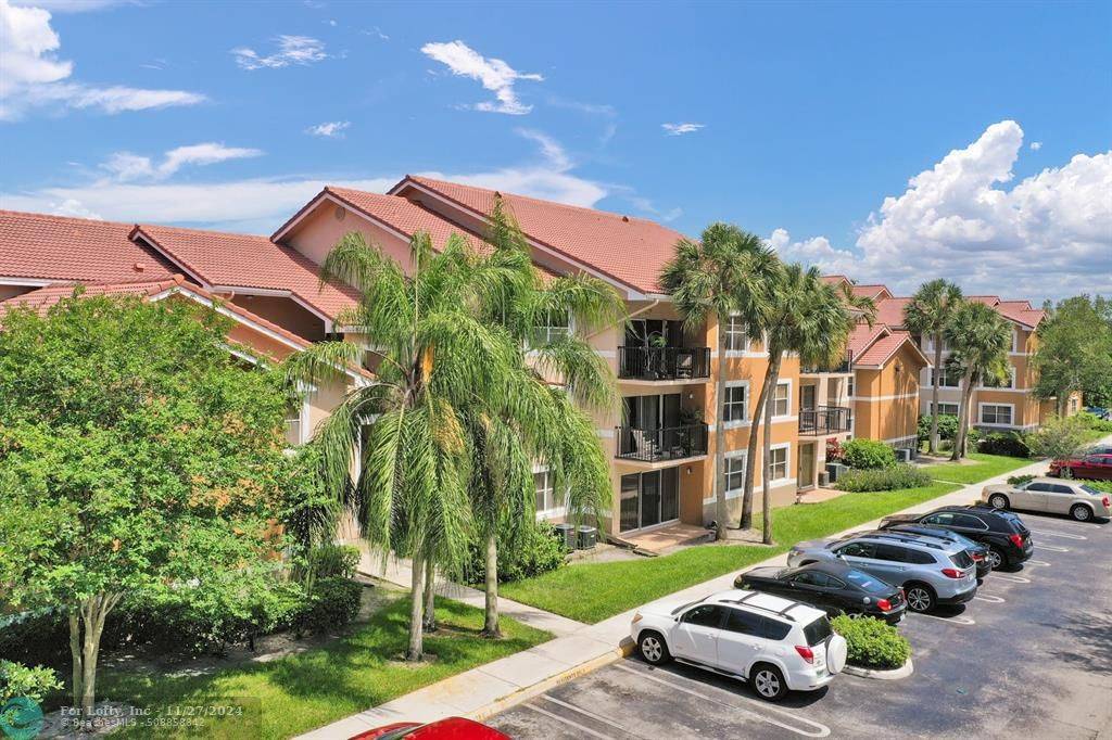 Coral Springs, FL 33067,9001 Wiles Rd  #106-3