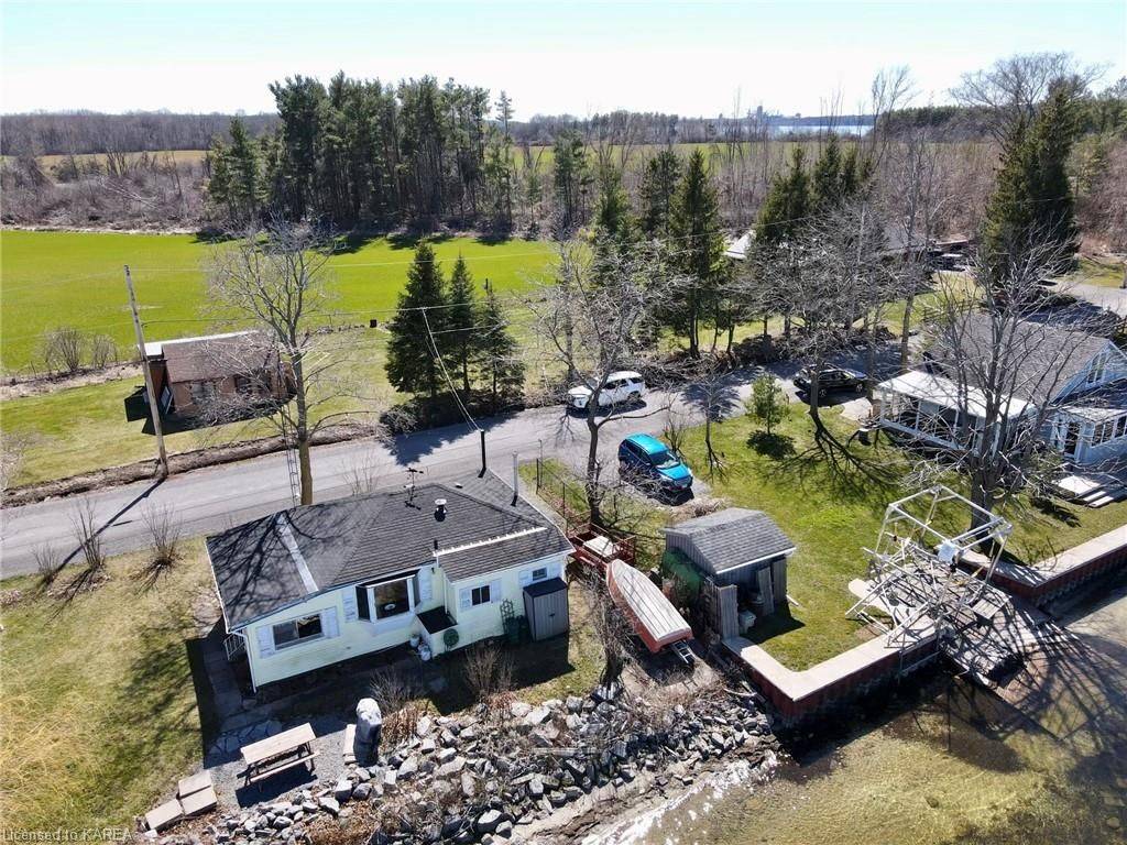 Lennox & Addington, ON K7R 3K7,899 THIRD CONCESSION RD