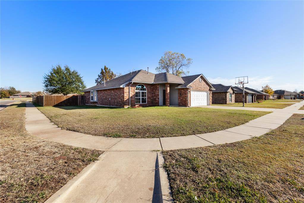 Edmond, OK 73013,15940 Katie Ridge Drive