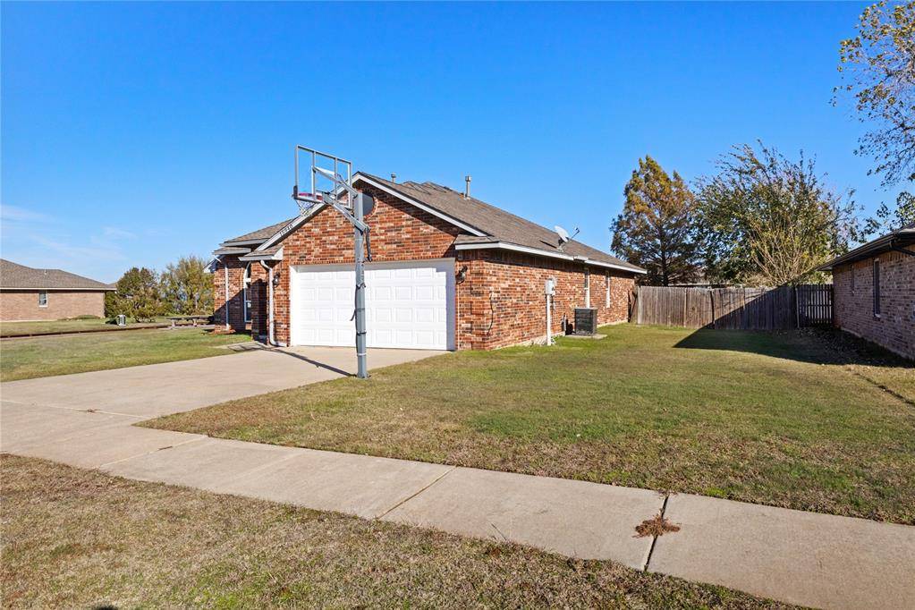 Edmond, OK 73013,15940 Katie Ridge Drive