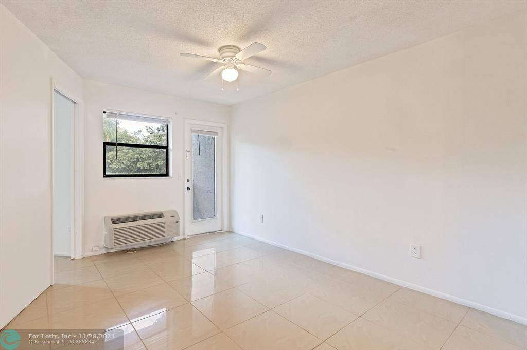 Pompano Beach, FL 33069,4581 W Mcnab Rd  #27