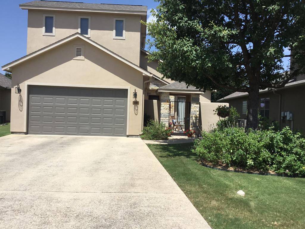 Kerrville, TX 78028,2788 E Indian Wells Dr