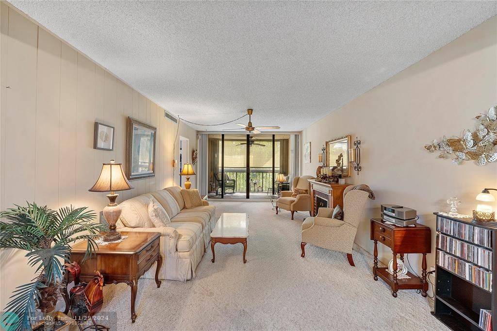 Coral Springs, FL 33065,8437 Forest Hills Dr  #301-G