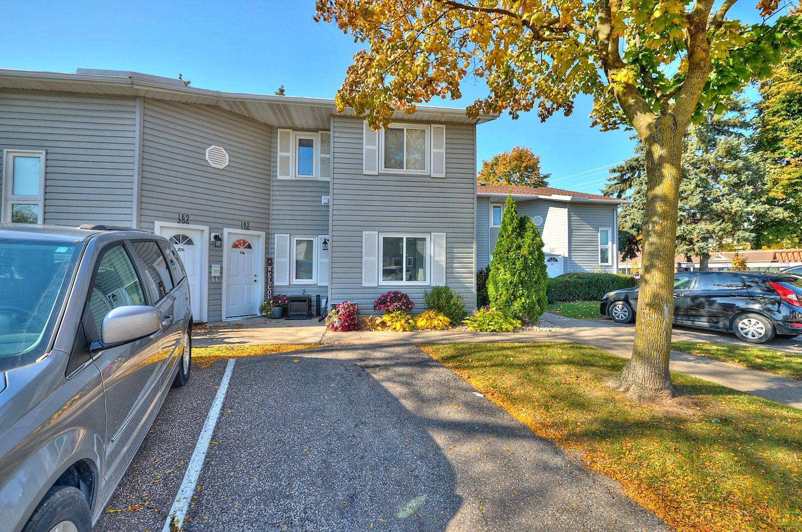 Niagara, ON L2M 7V8,189 DORCHESTER BLVD #106