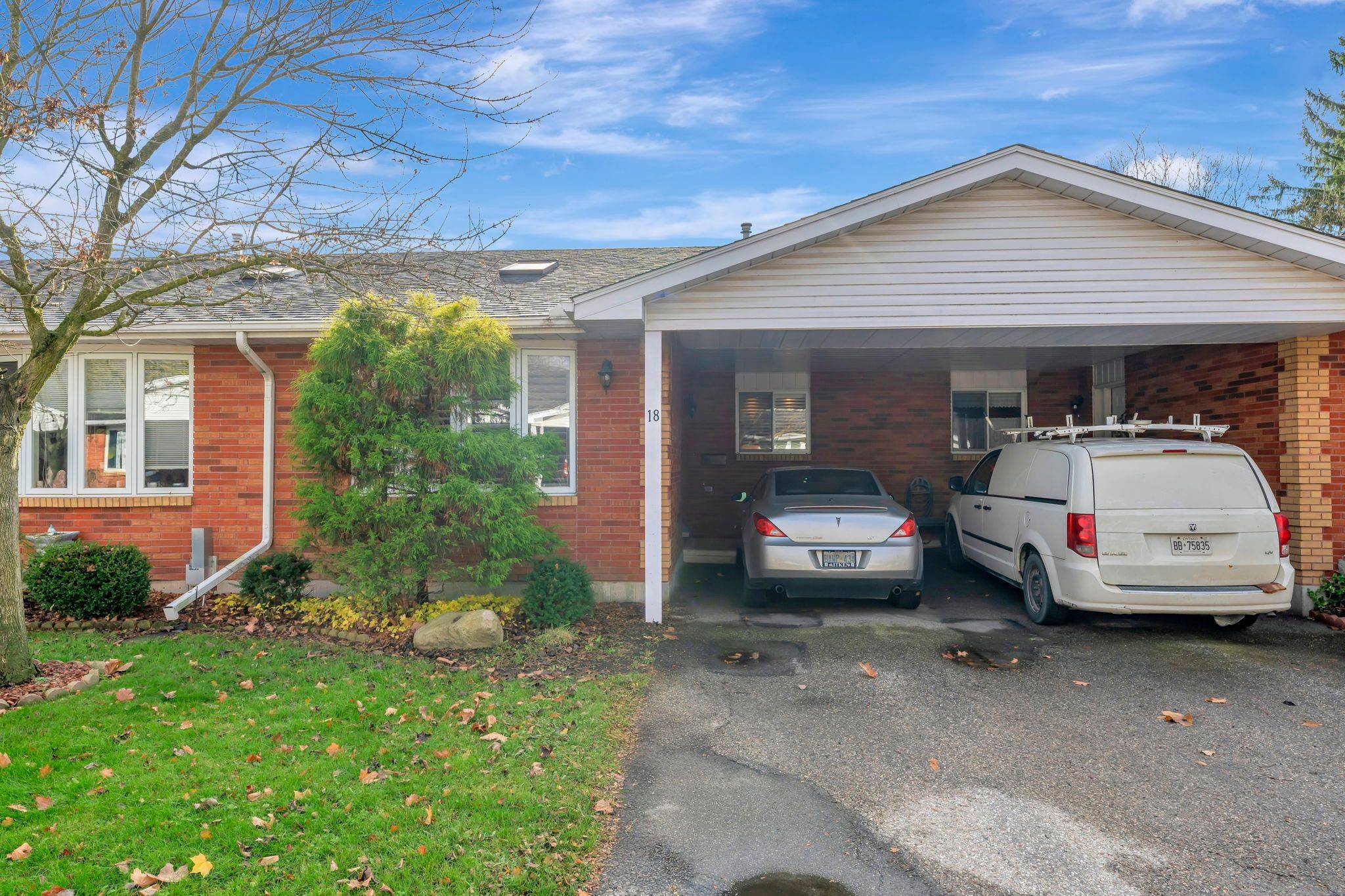 Brantford, ON N3S 3T6,1030 Colborne ST S #18