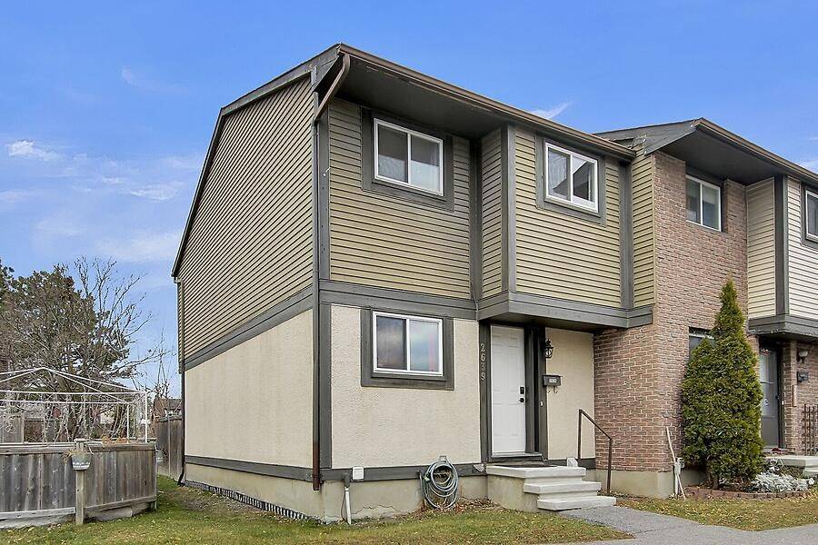 Blossom Park - Airport And Area, ON K1T 2A6,2639 Pimlico CRES #17