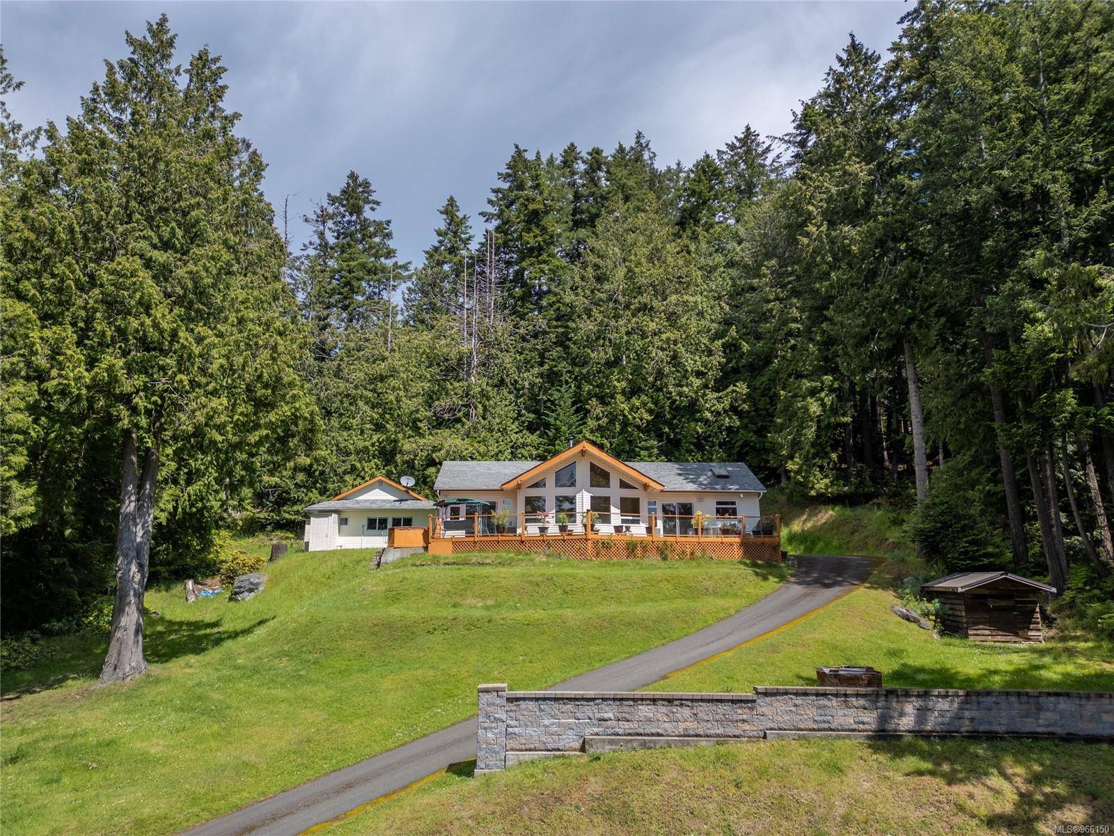 Pender Island, BC V0N 2M1,6637 Razor Point Rd