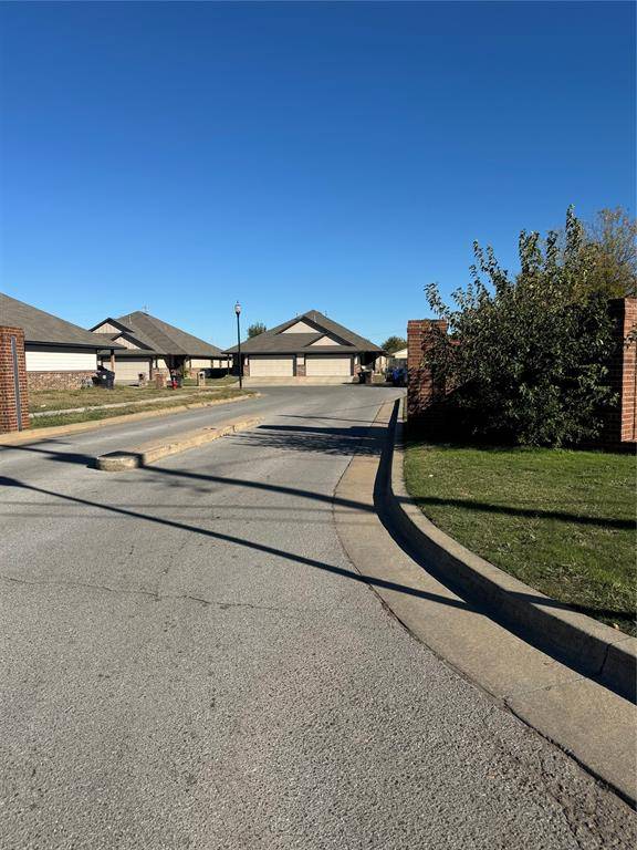 Oklahoma City, OK 73008,Vacant Lot on Oakwood Villa Court