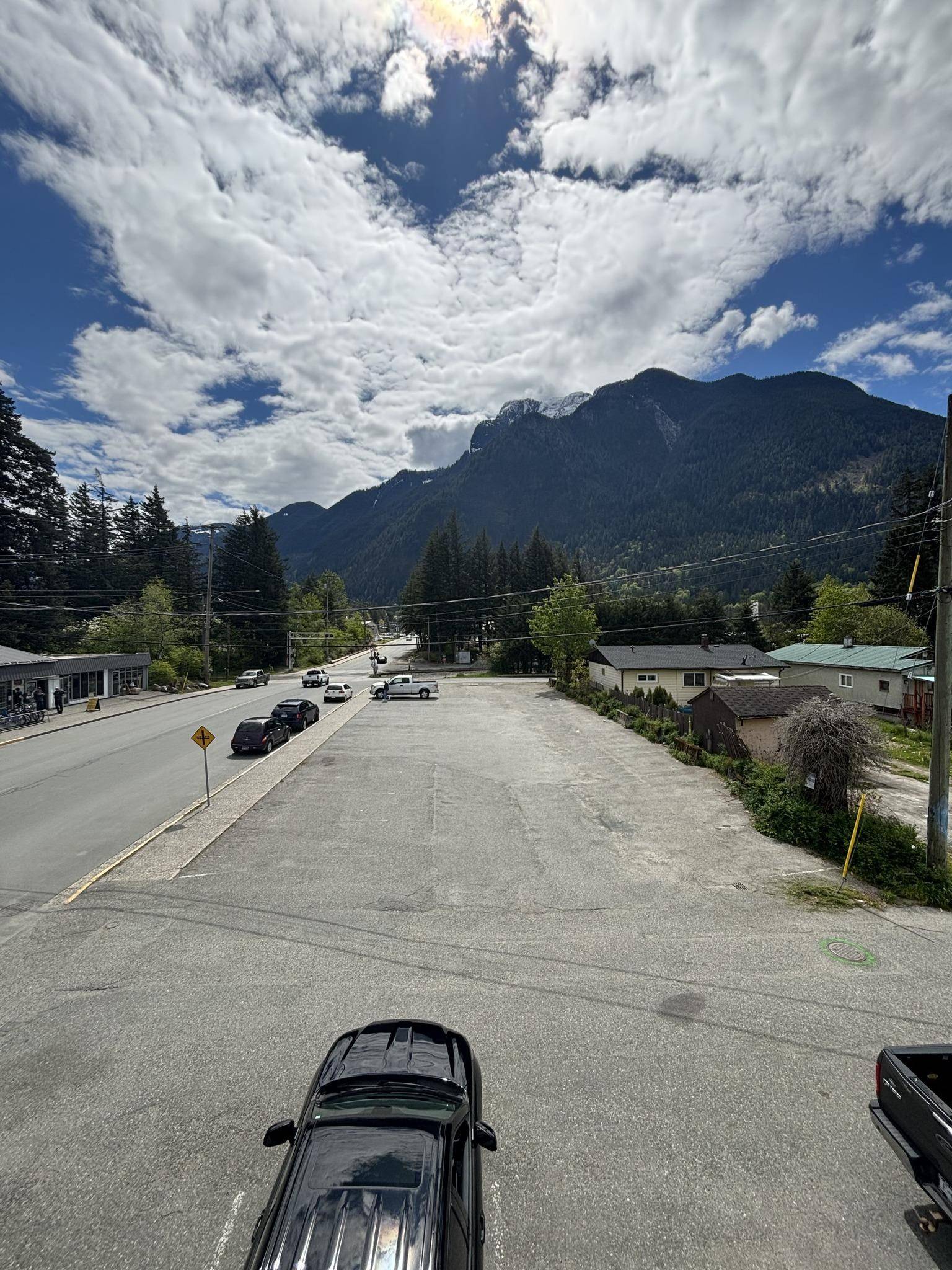 Hope, BC V0X 1L4,828 6TH AVENUE